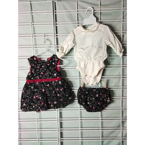 Infant 3-6 months Girls Velvet Dress With Embroidery - 3 Piece Set Vintage - Picture 5 of 9